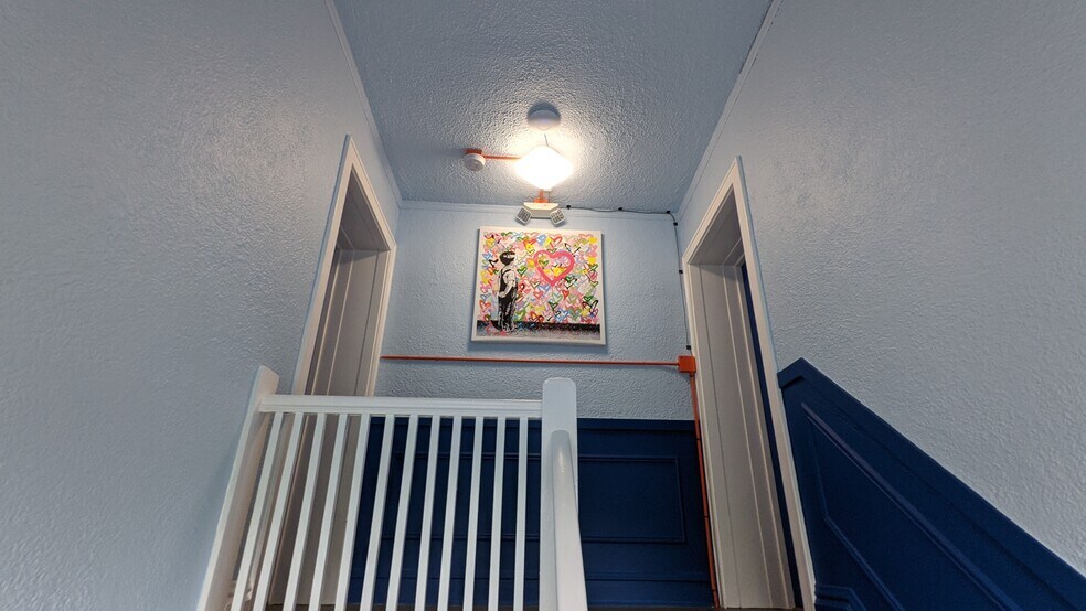 Building Photo - 7416 N Rogers Ave