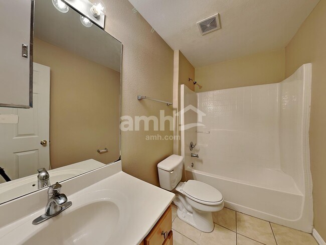 Building Photo - 12911 Parkington Dr