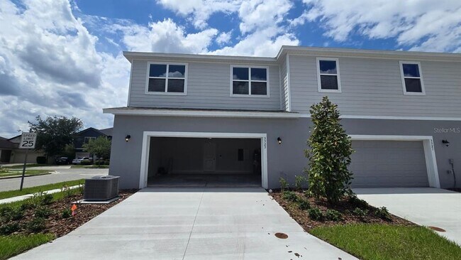 Building Photo - 3323 Grande Heron Dr