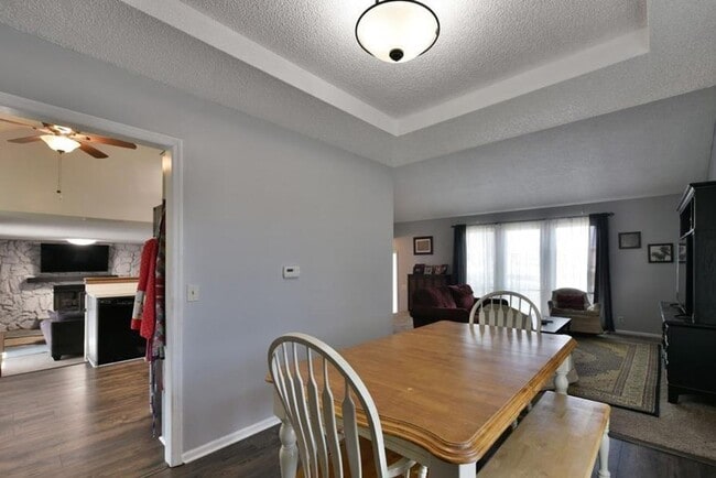 Building Photo - Prime Papillion Location Near Schools & Amenities