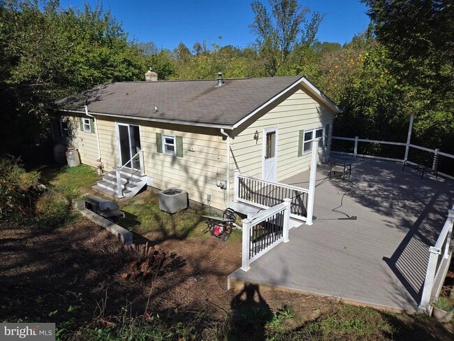 Building Photo - 1207 Deer Creek Church Rd