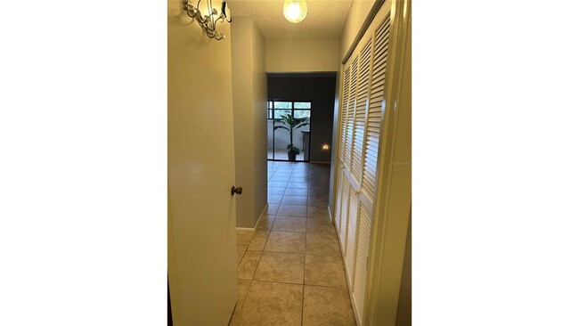 Building Photo - 4644 La Jolla Dr