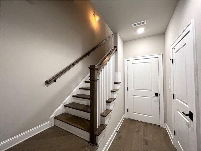 Building Photo - 4353 Parkside Pl