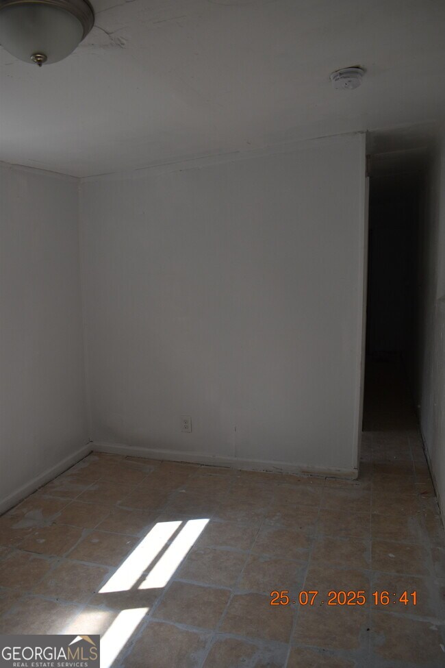 Building Photo - 1083 Nassau Pl