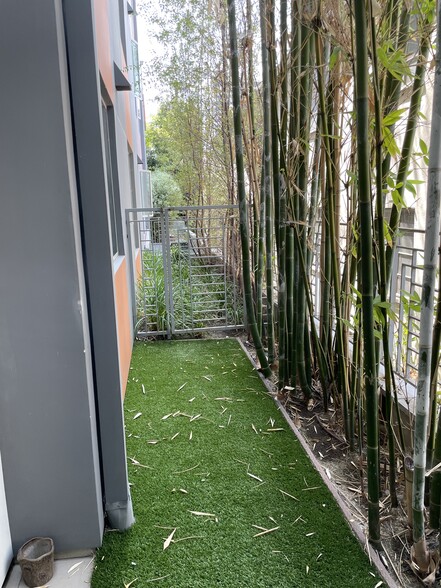 Building Photo - 1666 Greenfield Ave