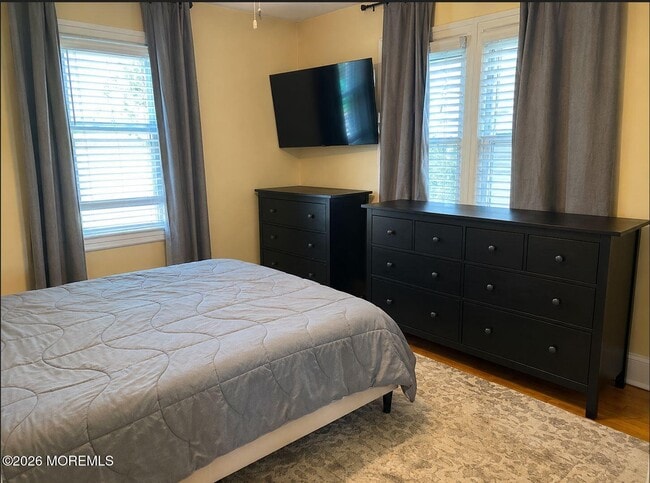 Building Photo - 17 Walnut Pl