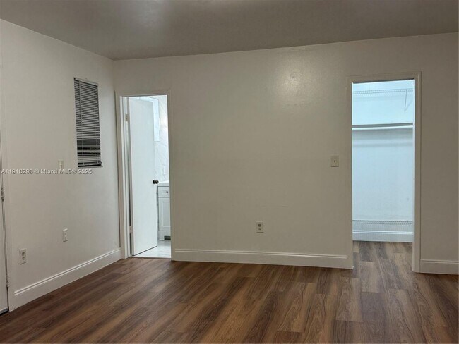 Building Photo - 6420 SW 18th Terrace