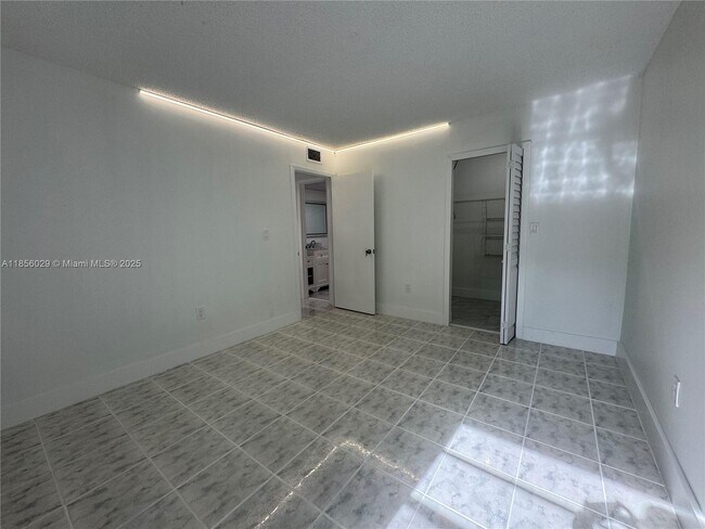 Building Photo - 9390 W Flagler St