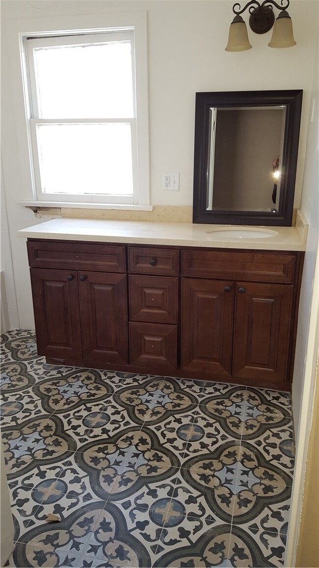 Building Photo - 57 Pomona Ave