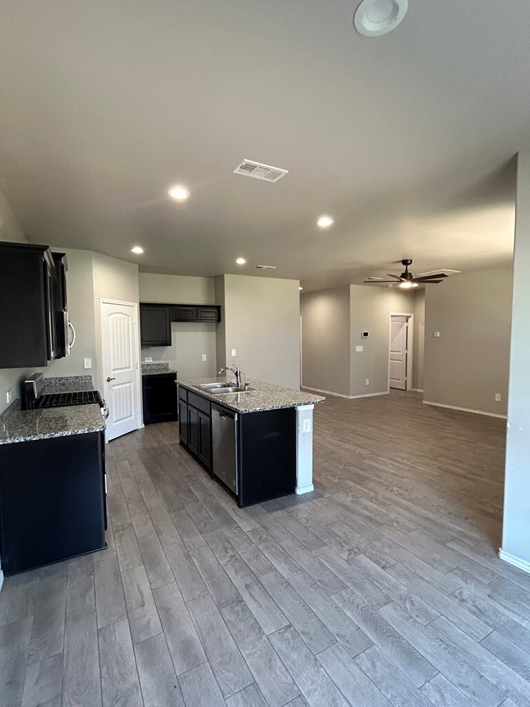 Building Photo - 1813 Palo Duro Dr