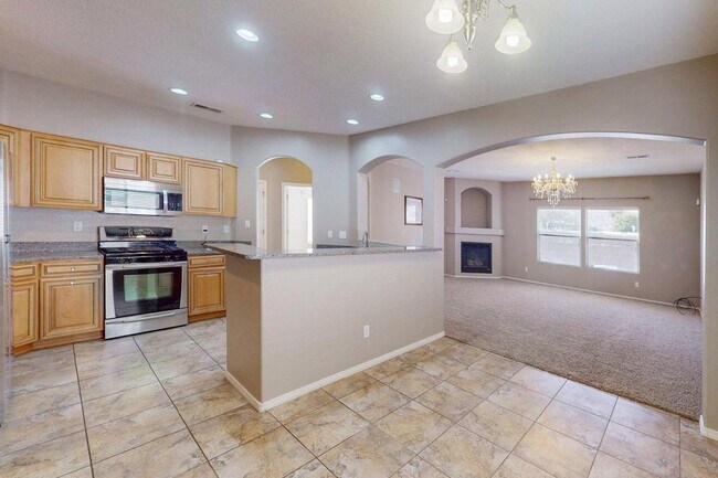 Building Photo - 11027 Maravillas Dr NW