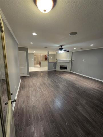 Building Photo - 700 White Fields Way