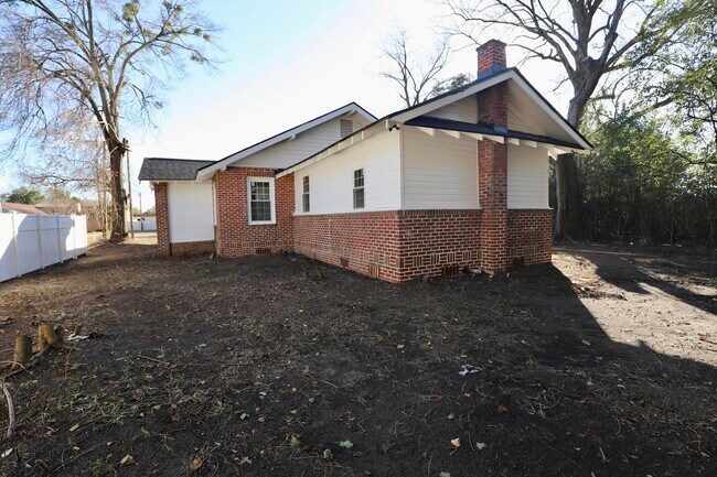 Building Photo - 11 Kendrick St