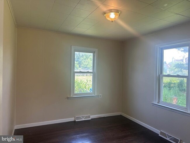 Building Photo - 316 Delsea Dr