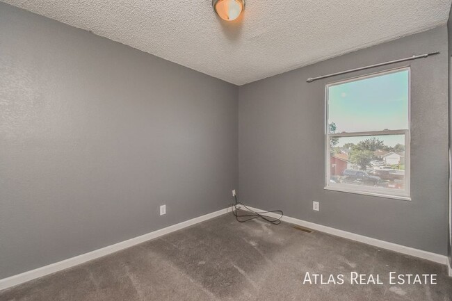 Building Photo - 4650 Stoner Ct