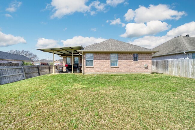 Building Photo - 1008 Gardenia St