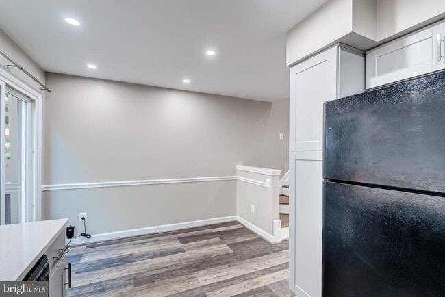 Building Photo - 7490 Laurel Oak Ct