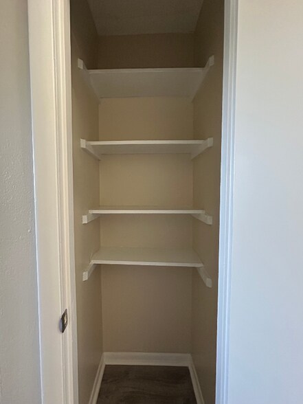 Building Photo - 1611 Green Ln