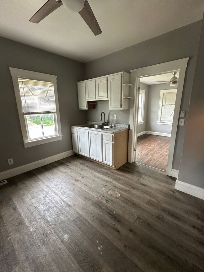 Building Photo - Get a $250 gift card with September move in