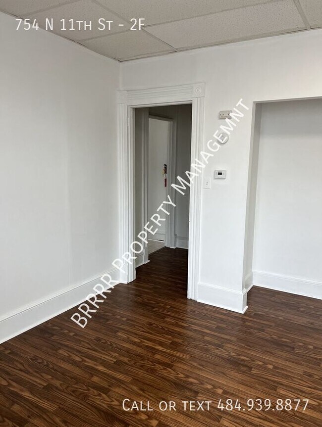 Building Photo - 754 N 11th St