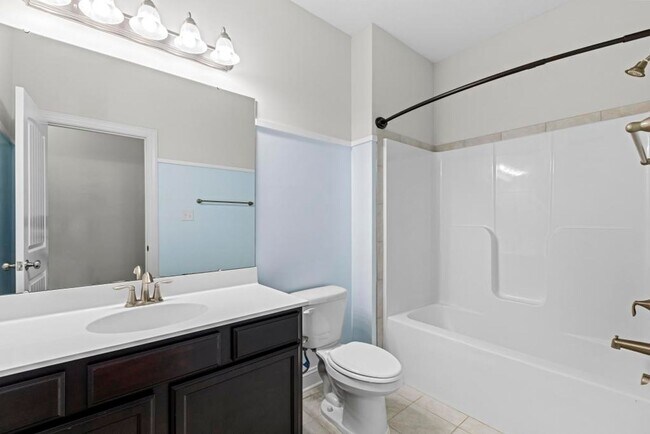 Building Photo - Beautiful home in great neighborhood!