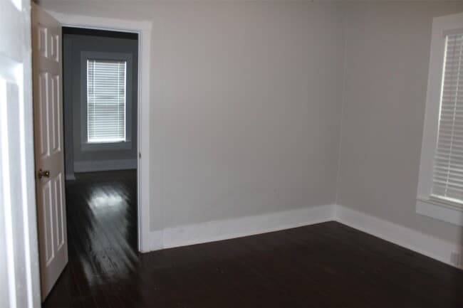 Building Photo - 402 Granberry St