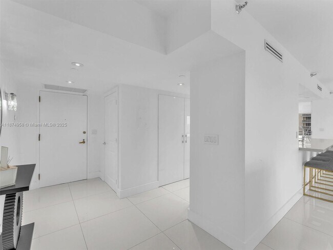 Building Photo - 19707 Turnberry Way