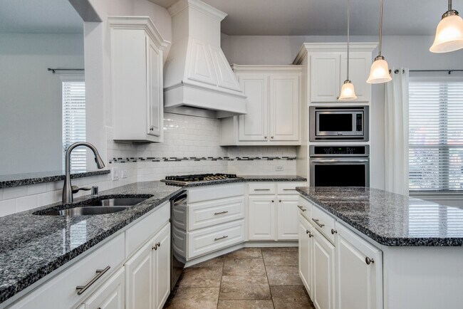 Building Photo - 720 Sandbox Dr