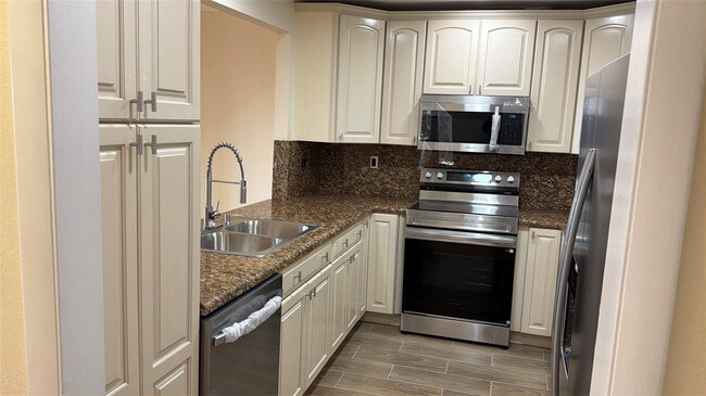 Building Photo - 10777 W Sample Rd