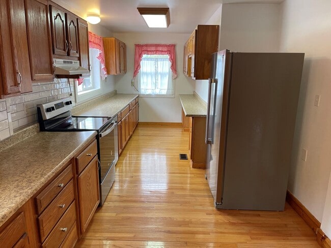 Building Photo - 4 BR/3.5 Bath Single Family Home in  Cumbe...