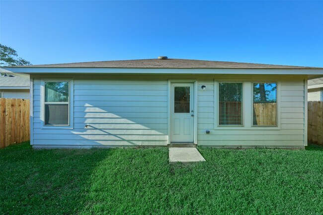 Building Photo - 3799 Solanum Dr