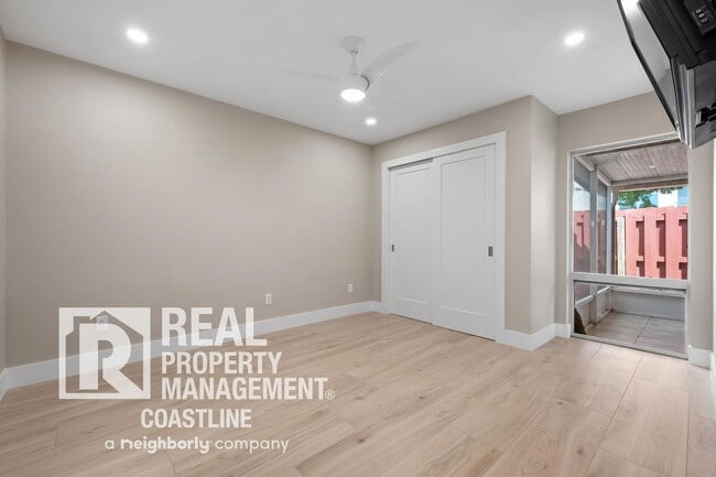 Building Photo - Luxurious Fully Renovated 2 Bed/2Bath Condo