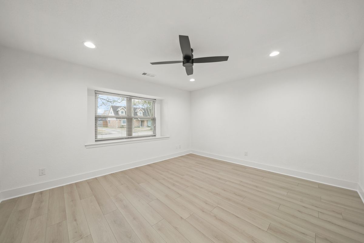 Building Photo - 6010 Rutherglenn Dr