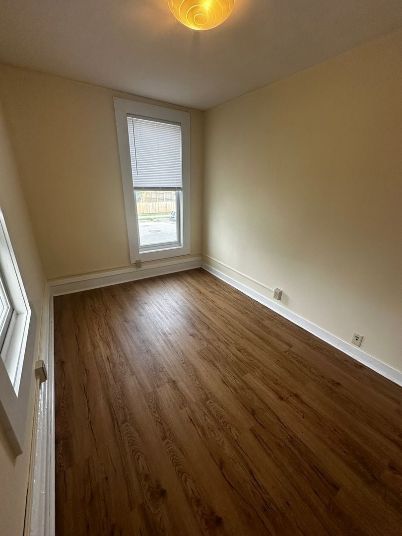 Building Photo - 9 Lakeview Terrace