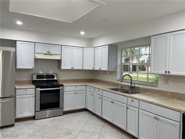 Building Photo - 1837 Marina Cir