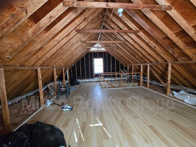 Building Photo - 7709 Highlandview Cir