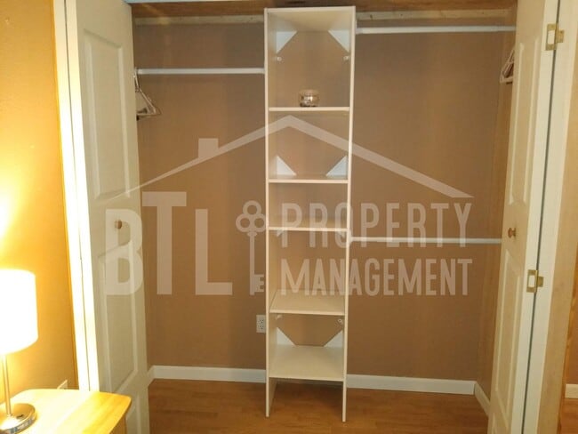 Building Photo - Fantastic Furnished 1 Bedroom Cond