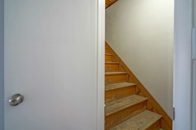 Building Photo - 1610 9th Ave N