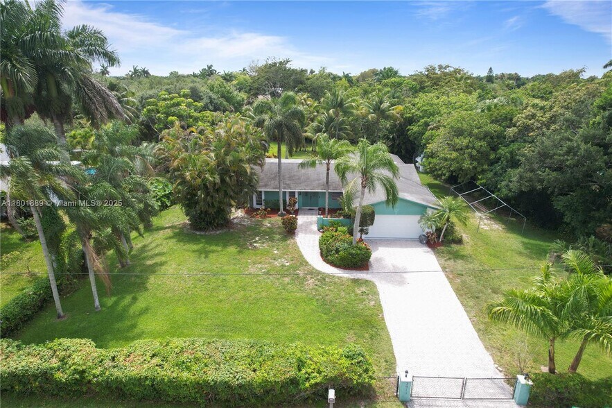 Building Photo - 2911 SW 108th Way