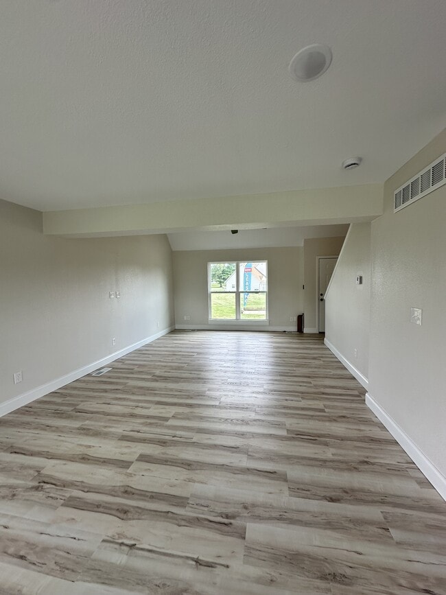 Building Photo - 5 Ram Ct