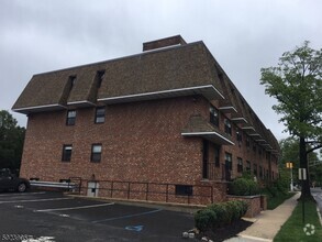 Building Photo - 149 Main St