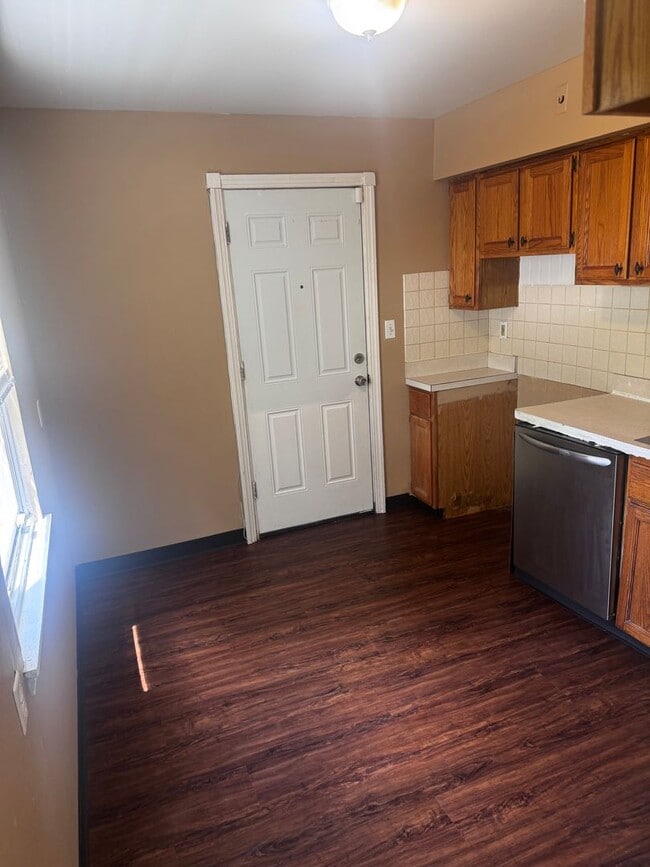 Building Photo - 3 bed 1 bath