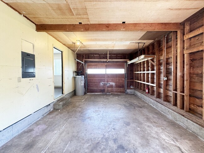 Building Photo - 2410 Taylor St