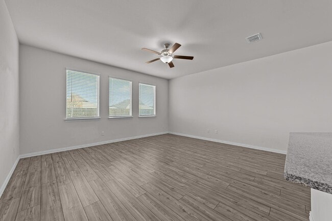 Building Photo - 105 Copper Switch Dr