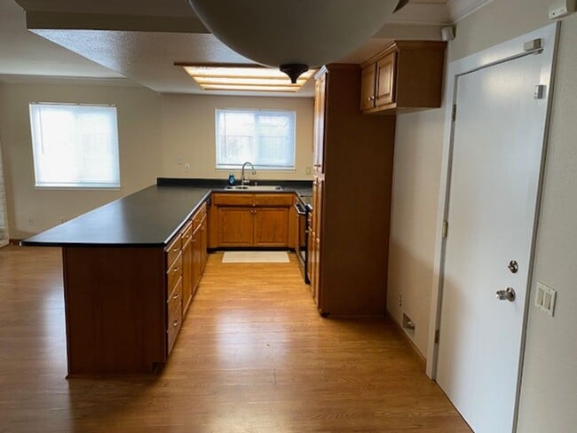 Building Photo - 5958 Jeanine Dr