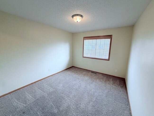 Building Photo - Spacious Bailey’s Arbor Townhome! 2BR + Bonus Living Room & Resort-Style Amenities!!