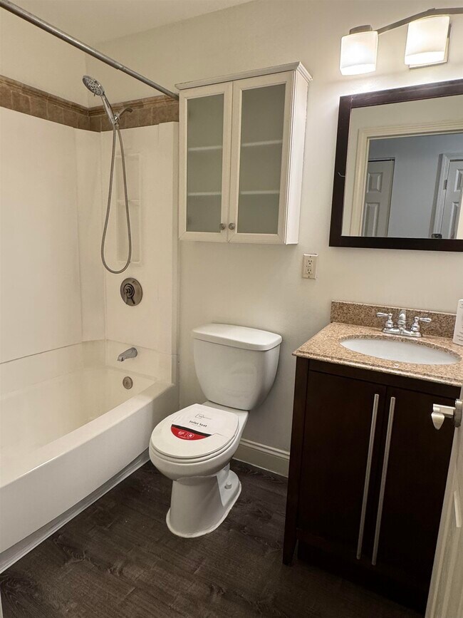 Building Photo - 136 Mammoth Rd