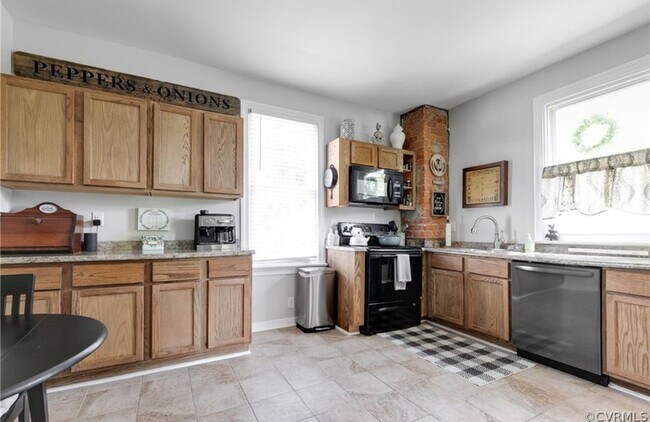 Building Photo - 1536 Williamsburg Rd