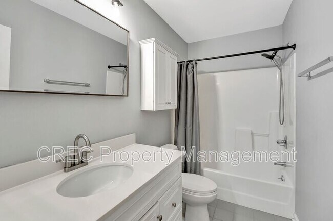 Building Photo - 1411 Oaklanding Rd