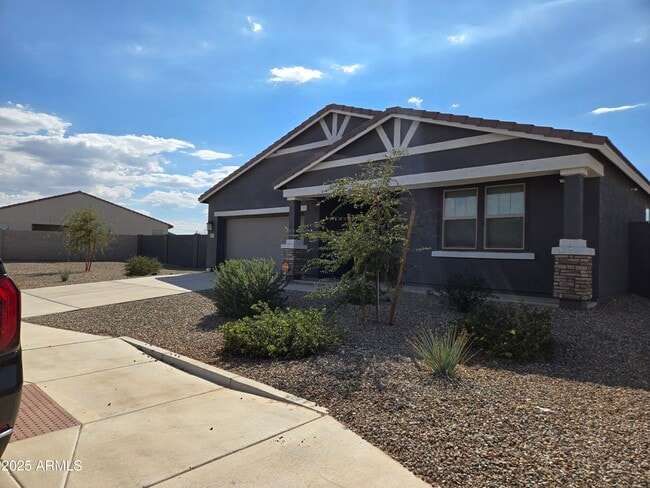 Primary Photo - 11854 N Uphoff Dr